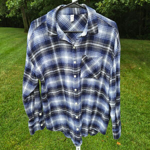 BP Women's Flannel Shirt Black Blue Plaid Back Yoke size Small
